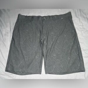 Men’s Travis Mathew Hybrid Golf Shorts Night Cat Floral All Over Print Size 40